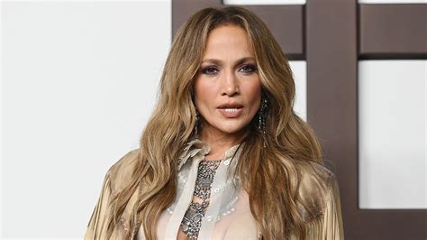 Jennifer Lopez Makeup 2024: Every Product She Uses for .